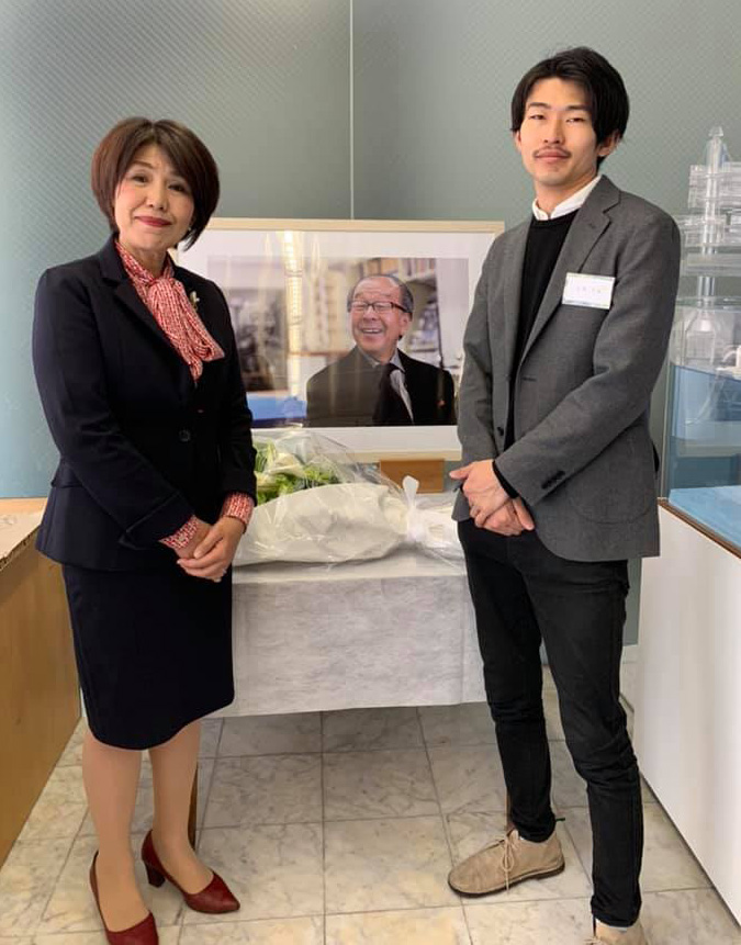 菊竹清訓建築設計事務所にて 菊竹先生のお写真とともに